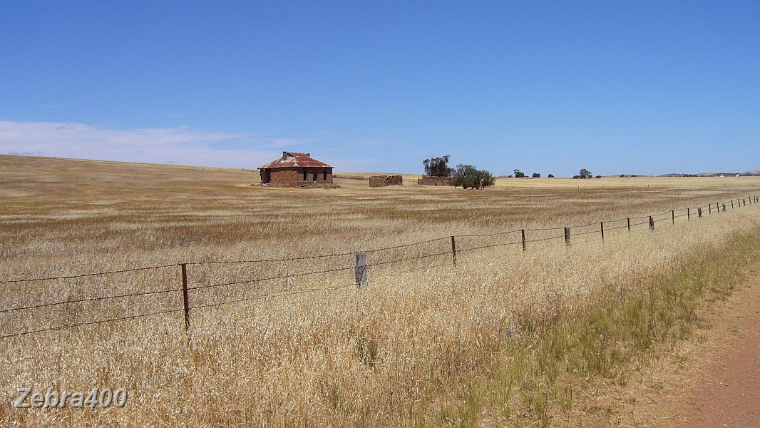 19-Interesting old building in the Lofty Ranges.JPG